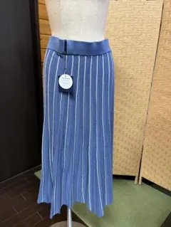 【お値下げ】❣️綺麗なストライプニットスカートのサムネイル