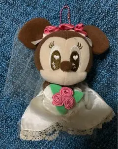 お値下げ　ディズニー ミニーちゃん　ぬいぐるみバッジ　ウェディングドール