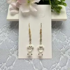 【マルチーズ】犬　ハンドメイド　ピアス　樹脂粘土　寝転びシリーズ235