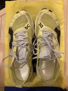 On Cloudboom Strike クラウドブームストライク 25.5cm