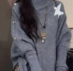 グレー タートルネックニット 星モチーフ デザイン スター