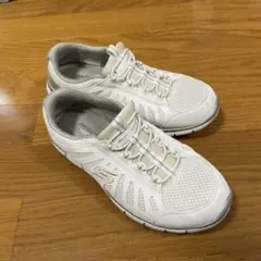 SKECHERS スリッポン スニーカー ホワイトのサムネイル