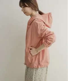 アーバンリサーチ　ドアーズ　ピンク フード付きジャケット マウンテンパーカー