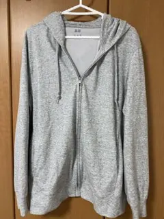 UNIQLOグレー フルジップパーカー フード付き