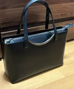 ハンドバッグ ビジネスバッグ Ungaro レザー 三日月金具 ブラックのサムネイル
