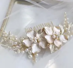 ウェディング、結婚式　ヘッドドレス  アクセサリー　高級感　パール&お花を