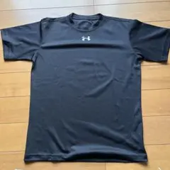 Under Armour ブラック アンダーシャツYLG