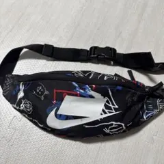 Nike ボディバッグ グラフィックデザイン