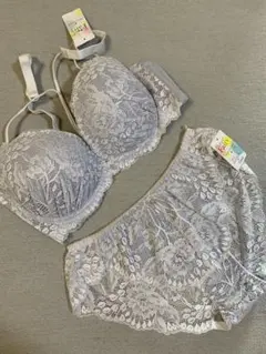 E70M フェアリー　花柄刺繍×レース　ブラ＆ショーツセット　ホワイトのサムネイル