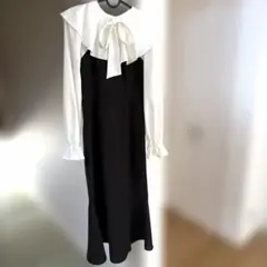 エレガントなフリル付きワンピース
