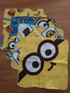 ミニオンズ　ループ付き　タオル　４枚セット