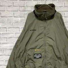 コロンビア　ナイロンジャケット中綿カーキXLロゴ刺繍アウトドア1024