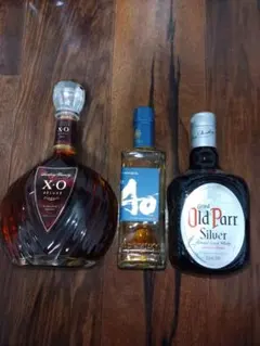 サントリーブランデー XO デラックス2本、メリークリスマス版ＸＯ１本　計3本 サントリーブランデー XO デラックス2本、メリークリスマス版XO1本