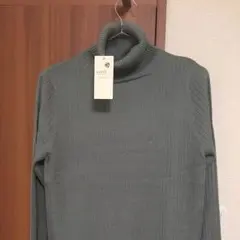 リブタートルニットプルオーバー