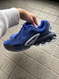 Nike Shox スニーカー 青色