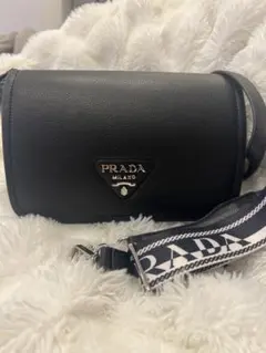 PRADAノベルティーショルダーバック
