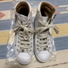 UGG ホワイト ハイカットスニーカー