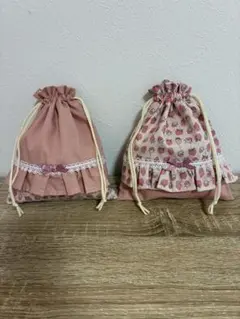 コップ袋２枚セット　ピンクいちご柄　バイカラー　　　 入園入学　フリル　レース