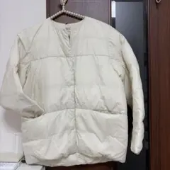 ユニクロシー　UNIQLOC ライトダウンジャケット　 ノーカラー　オフホワイト