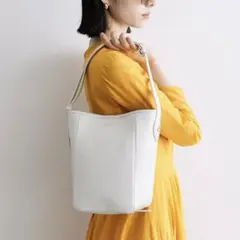 【美品】BEAURE 牛革 カウレザー バケツ型 ワンショルダー バッグ 白