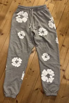 希少 TRUE RELIGION LOGO ジョガーパンツ グレー - メルカリ