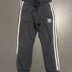 adidas ジョガーパンツ　ブラック