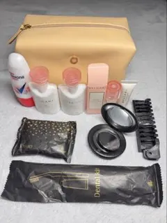 エミレーツ航空　ビジネスクラスアメニティ BVLGARI ポーチ／中身