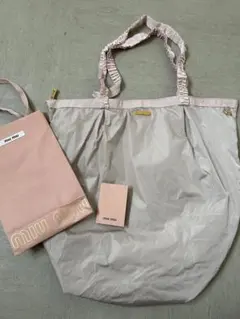 miu miu トートバッグ ピンクベージュ 紙袋付 ナイロントート エコバッグのサムネイル