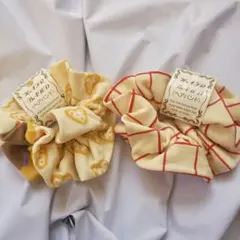 新品タグ付 シュシュ2個セット チーズ柄 格子　大きめ　ボリューム　ブレスレット