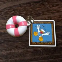 ディズニーリゾートカプセルトイ ミニフードチャーム うきわまん