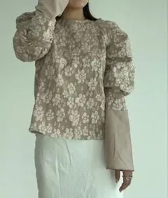 最終SALE！新品！ジャガード花柄ボリューム袖プルオーバー　ベージュ　M～L