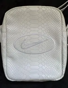 美品！Nike Supreme ショルダーバッグ ホワイト