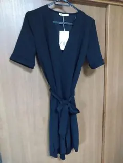 新品ZARA 黒ワンピースS