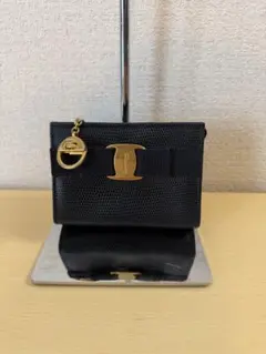 ✨可愛い✨フェラガモエキゾチックレザー　美品使用感無し✨