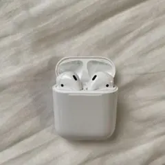 r*中様 AirPods 第2世代 イヤホンと充電ケース 動作確認済み