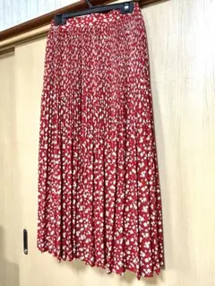 昭和レトロ　花柄　プリーツロングスカート　赤