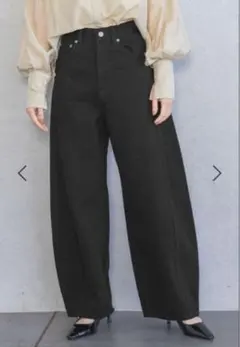 アパートバイ　コクーン　デニムパンツ Mサイズ ブラックのサムネイル