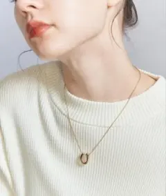 BEAUTY&YOUTH Uモチーフチェーンネックレスのサムネイル