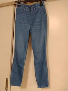 ユニクロ　ストレッチジーンズ　デニム　Ｓ