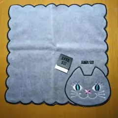 ANNA SUI 猫の顔刺繍 ハンカチ　プレゼント袋付き
