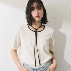 ADAM ET ROPE' ブークレリブリボンTシャツ
