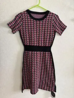 【未使用】 半袖ニットワンピース 赤・黒・白　ミニワンピース