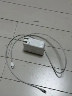 Apple純正 USB-C電源アダプタ 61W (A1947)ケーブル付き