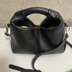 アンビリオン　黒　ブラック　ショルダーバッグ