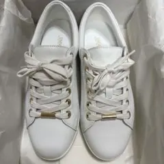 美品⭐︎一度着用⭐︎JIMMY CHOO CASH ホワイトレザースニーカー 36のサムネイル