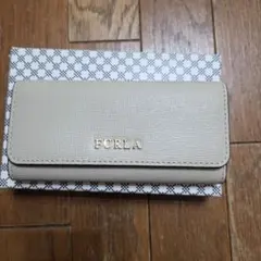 FURLA ベージュ レザー キーケース