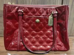 コーチ　トートバッグ　COACH　エナメルバッグ　赤　ワインレッド　シグネチャー