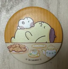 サンリオ ポムポムプリン おうちこもりカフェ 缶バッジ - メルカリ