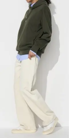 ユニクロ　ワイドストレートジーンズ　サイズ28 ベージュ