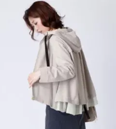 【美品】soeur7 バックフリルパーカーブルゾン ライトグレー　フレア　華やか